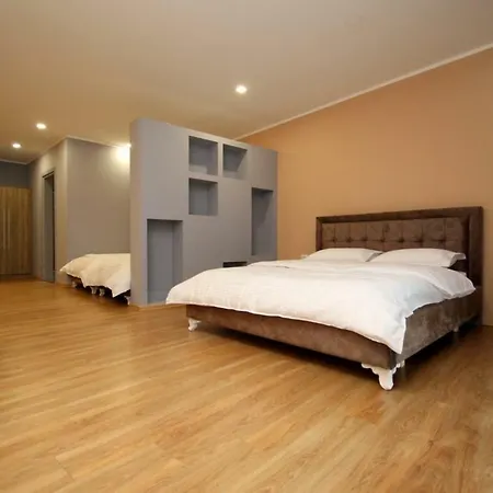 Keshtjella Llogara * Dukat