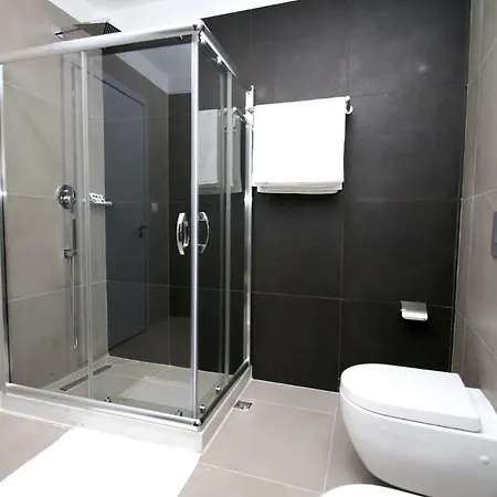 Keshtjella Llogara *